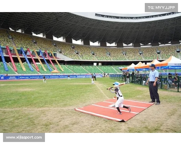 鄂尔多斯全国青少年软式棒垒球总决赛盛大开幕 67支队伍争夺冠军荣耀